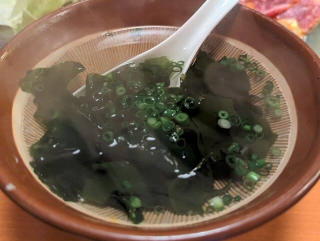 大分県別府市にある「焼肉　一力ｲﾁﾘｷ」で注文したわかめスープの画像。